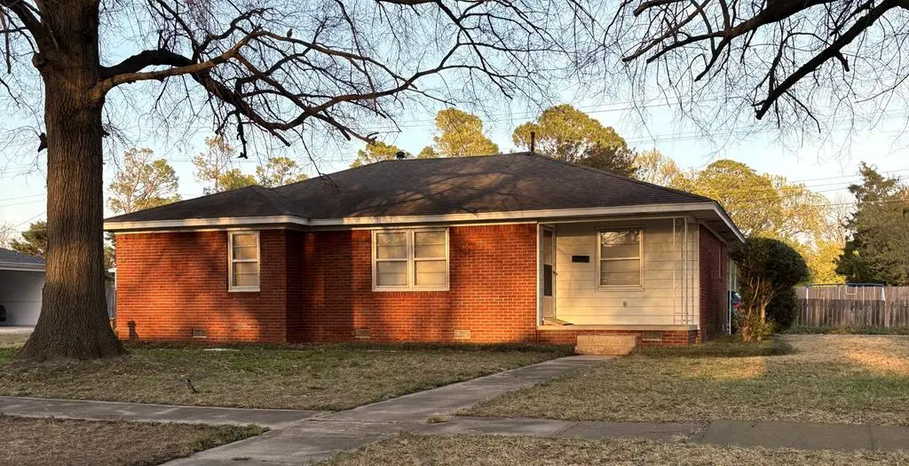 700 N 16th