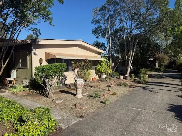 69 Guadajara St