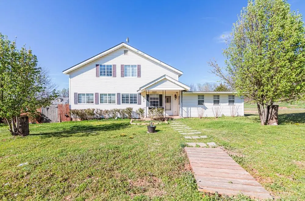 220 E Sullivan Rd