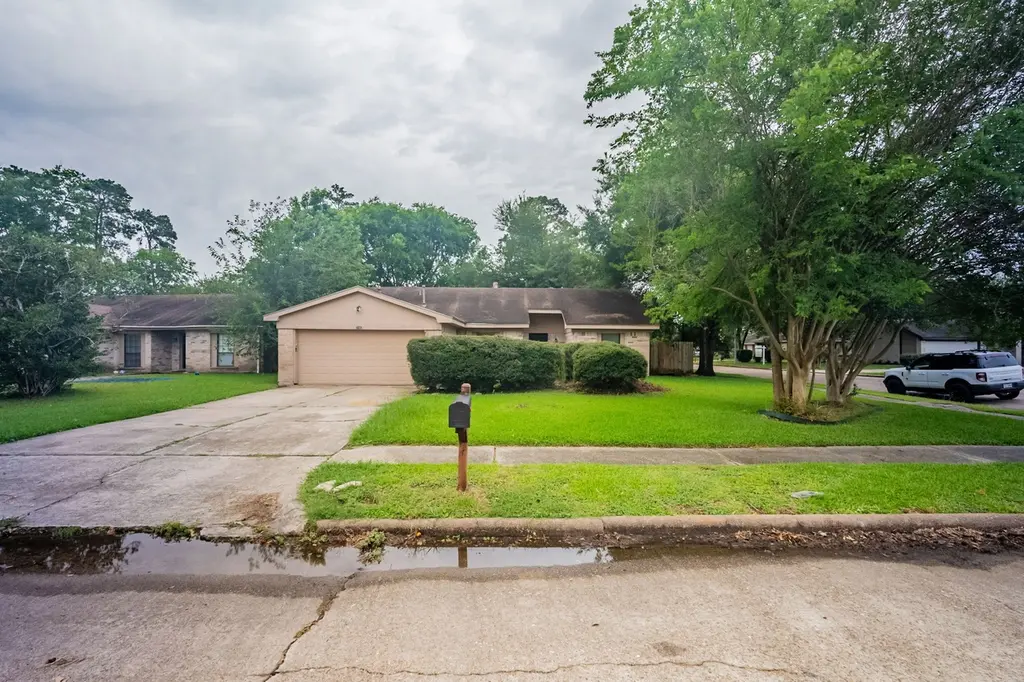 2302 Peaceful Valley Dr