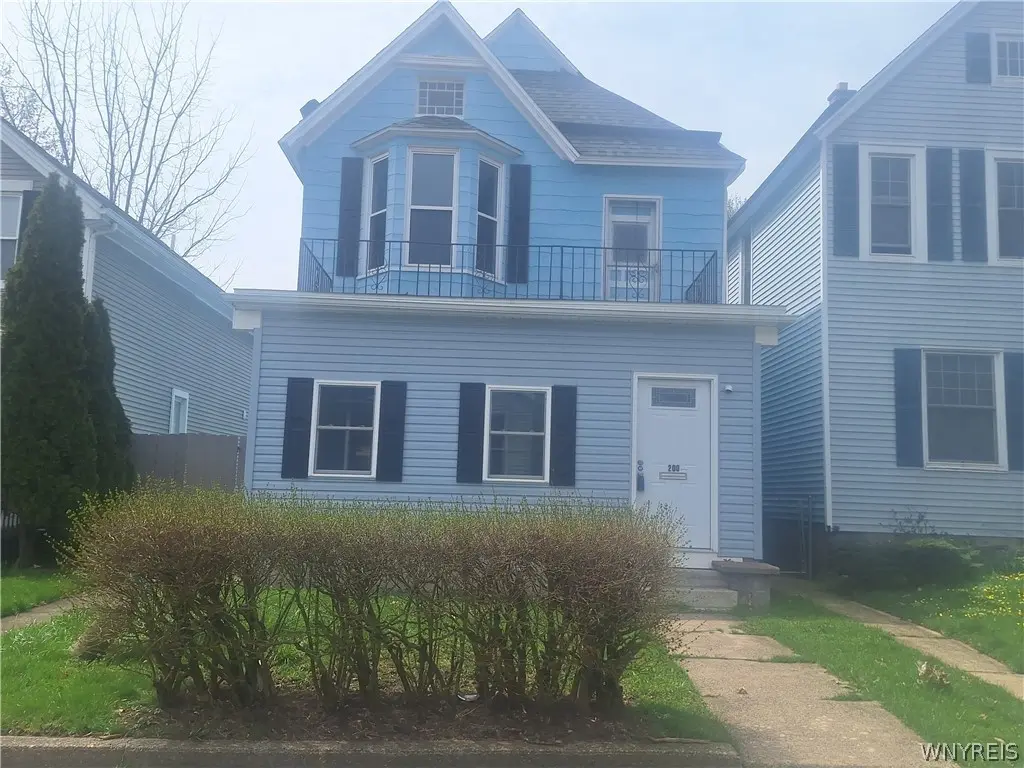 200 W Tupper St