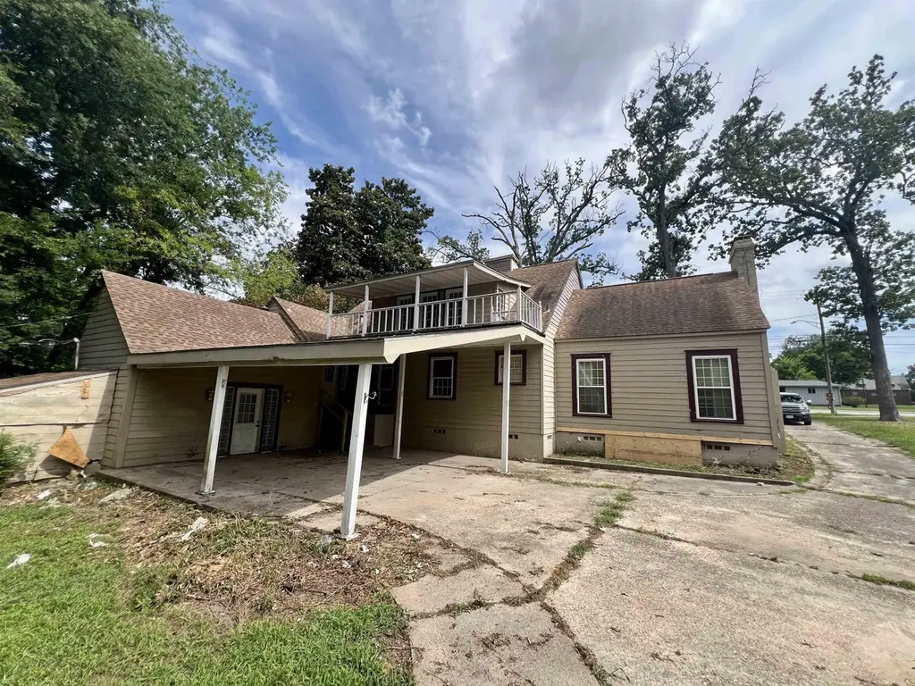 509 E Young St