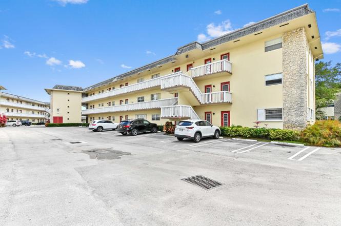 4321 NW 16th St Unit C302