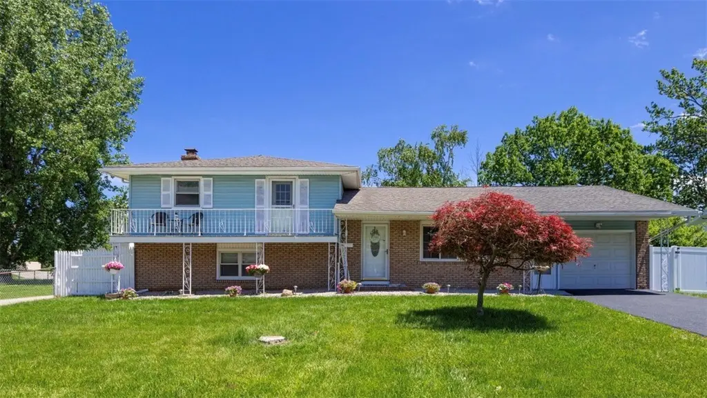 60 Appian Dr