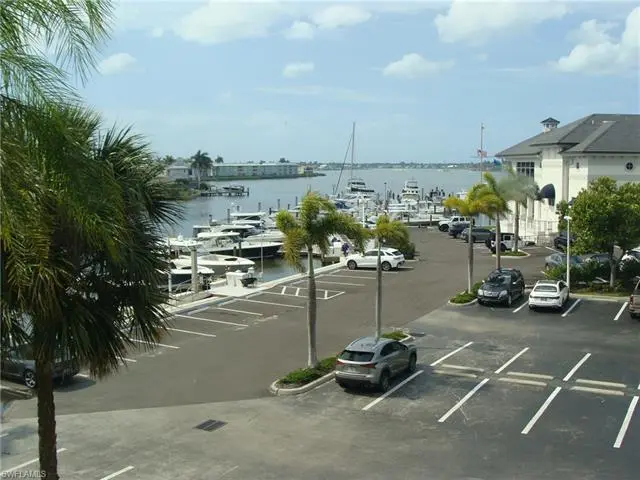 807 River Point Dr Unit 201D