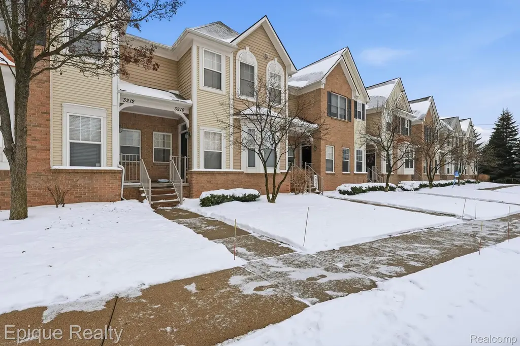 3212 Paradise Trl