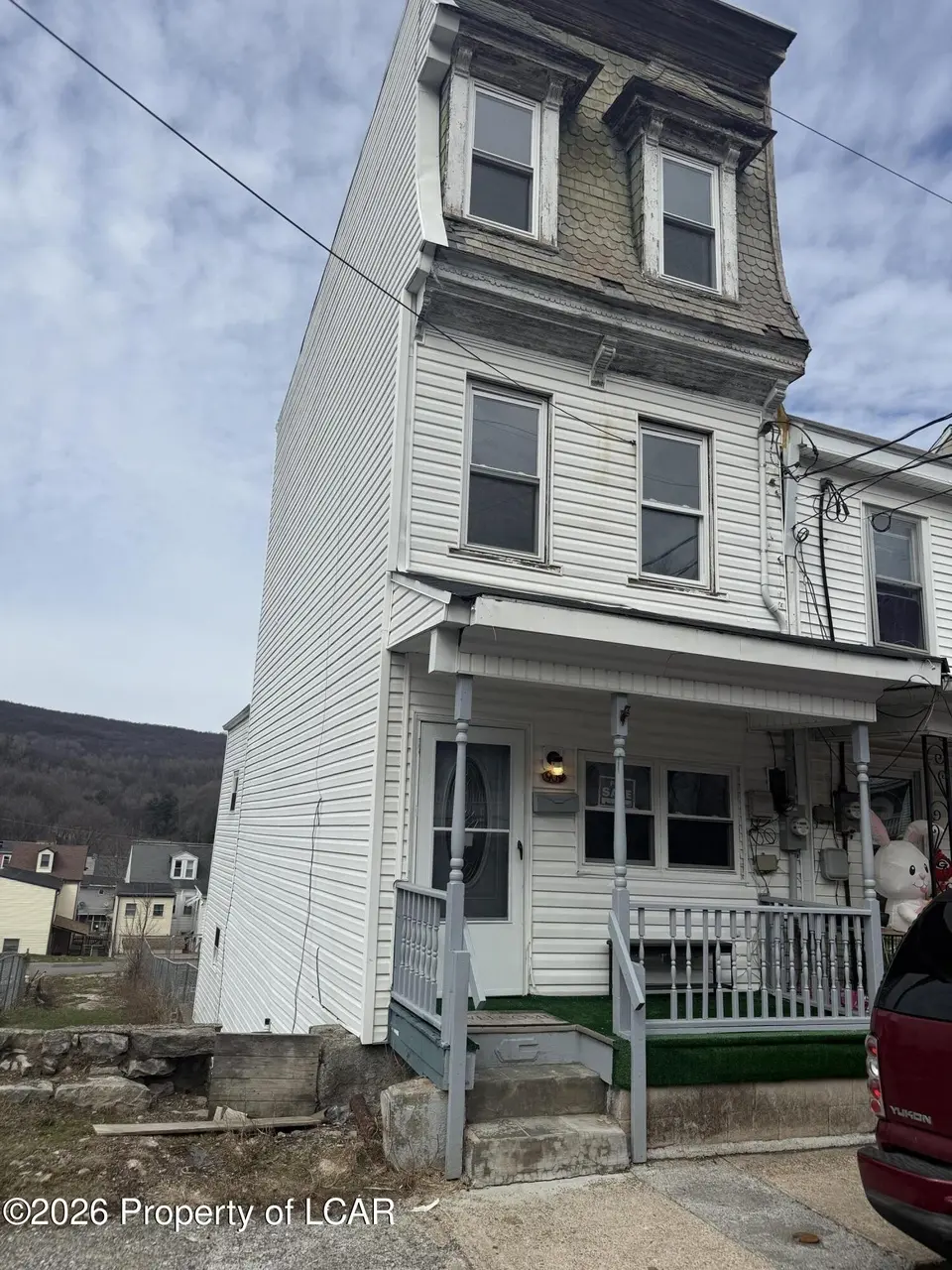 909 Brock St