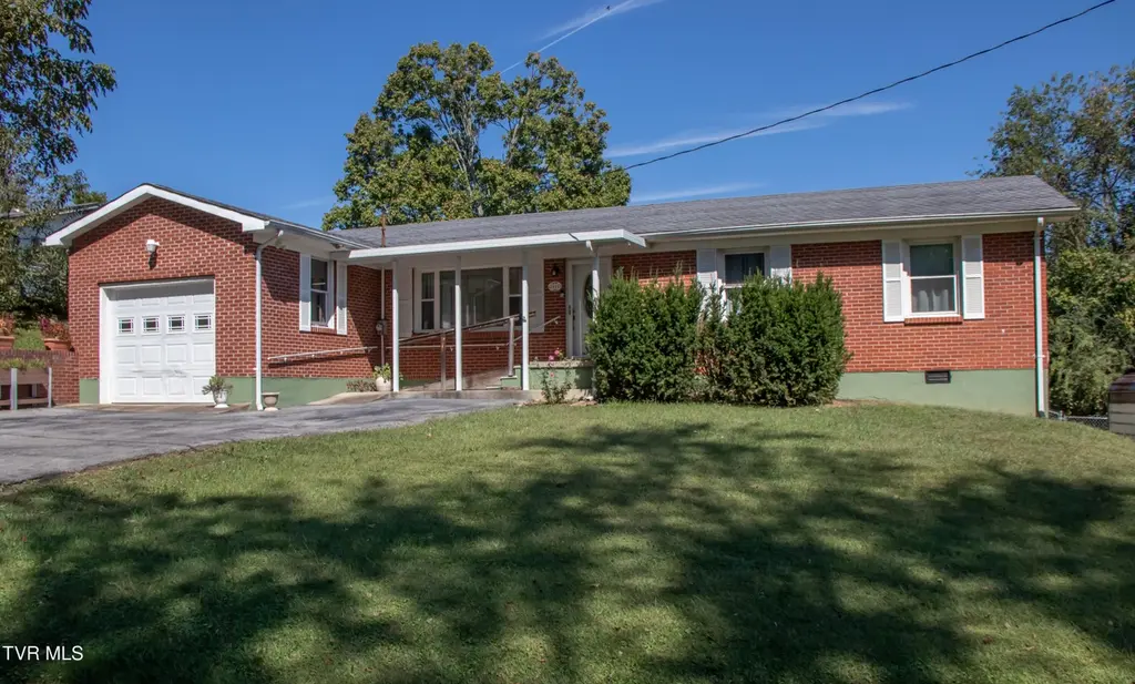 24417 Briscoe Dr