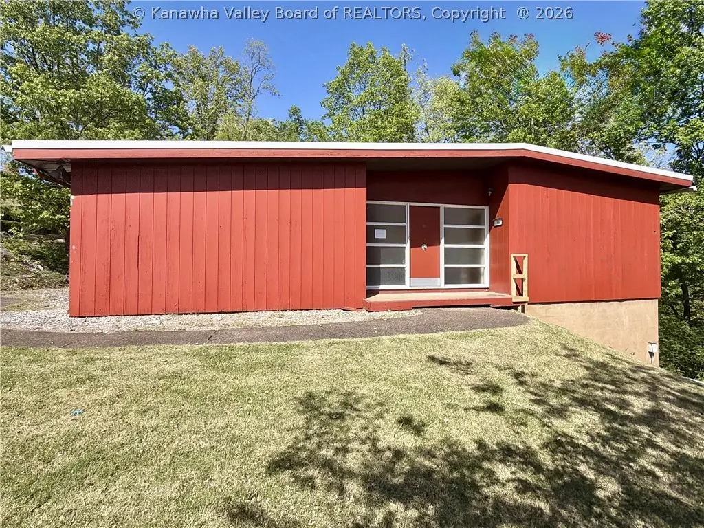1534 Summit Dr