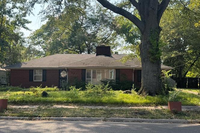 104 Ross Ave