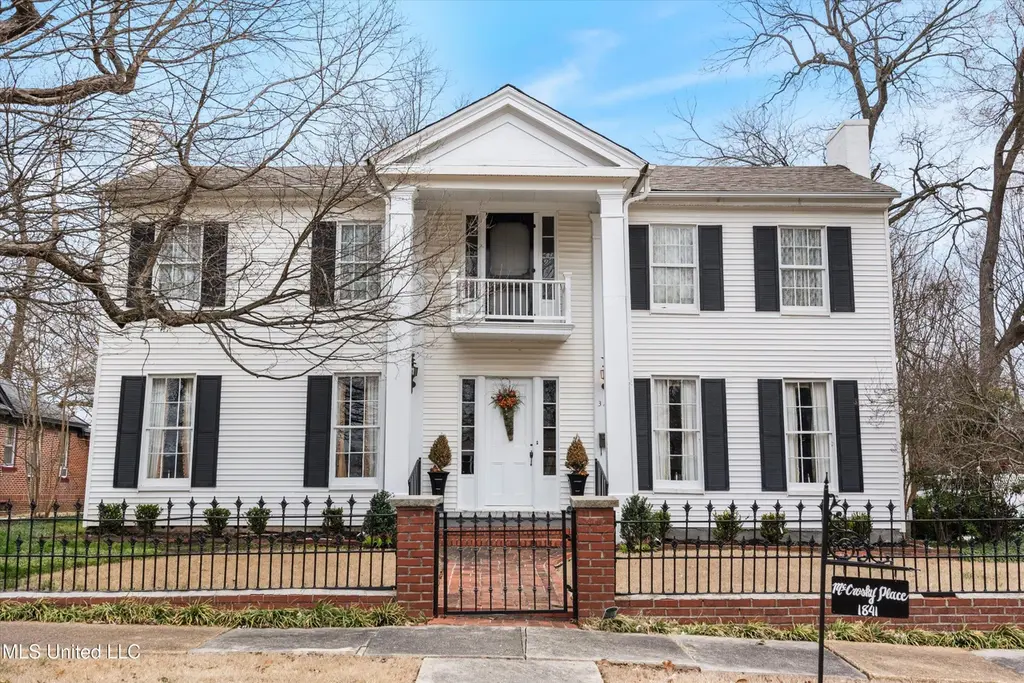 340 E College Ave