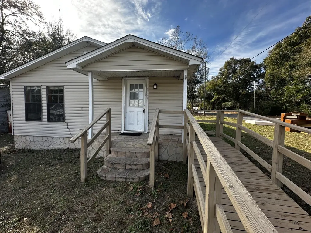 402 Church St