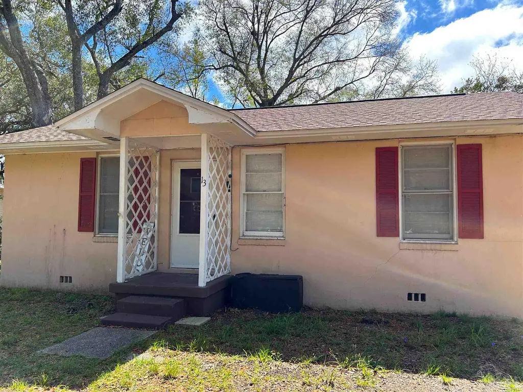 13 Marine Dr