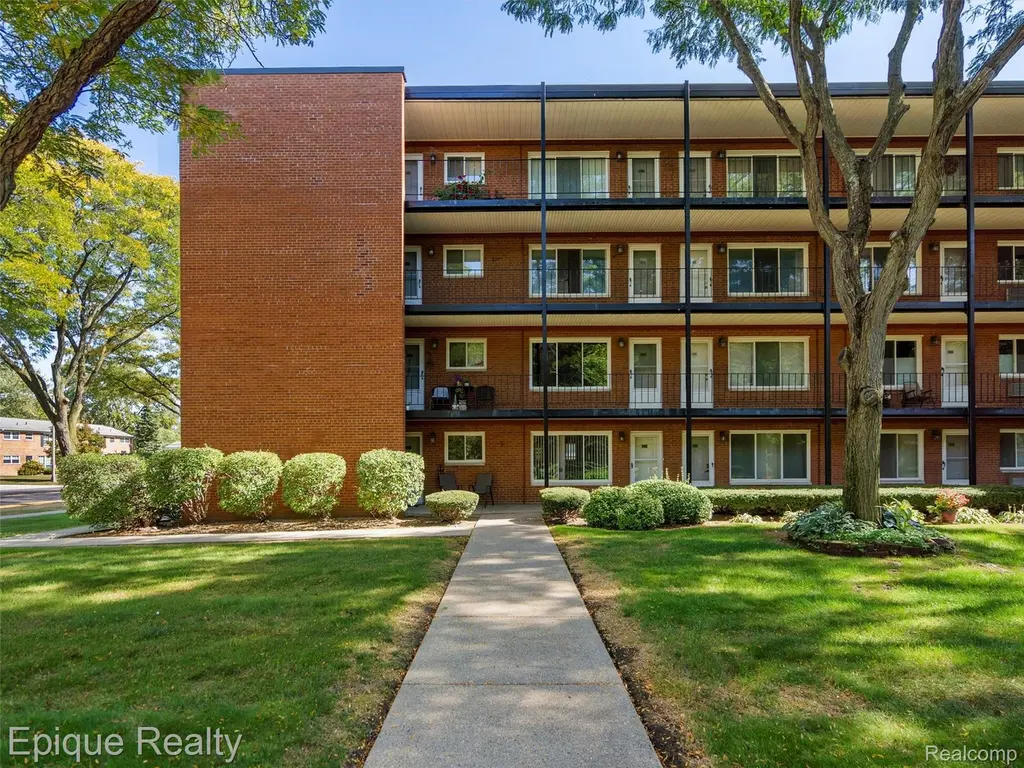 2915 W 13 Mile Rd #101