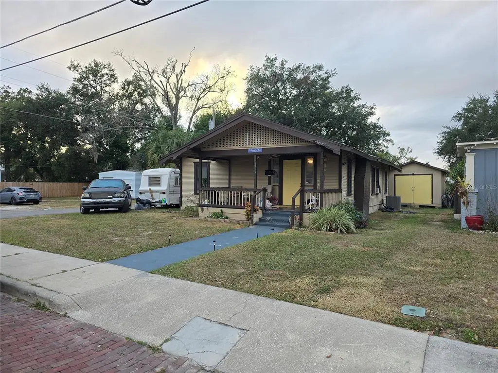 1523 Boone Pl