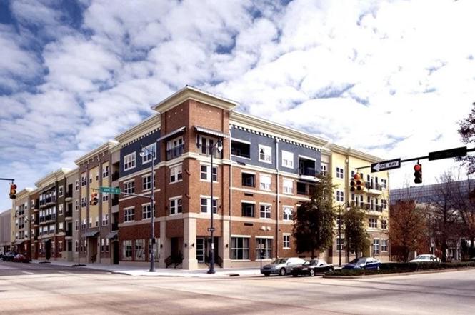 401 20th St S #306