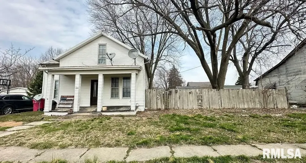 104 W Edwards St