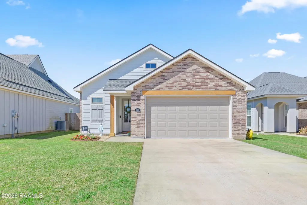 321 Adry Ln