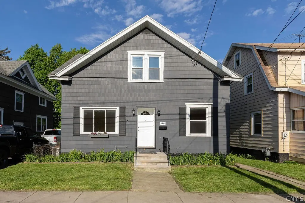 124 Mayar St