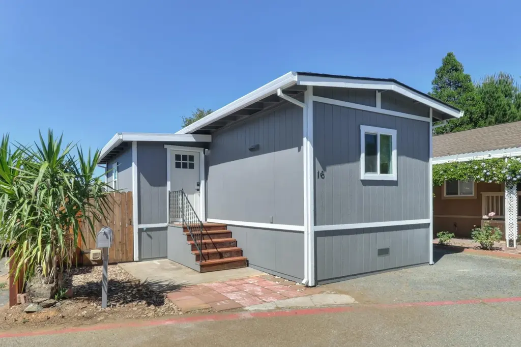 1130 White Rock Rd #16