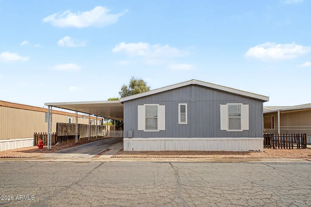8427 W Glendale Ave #210