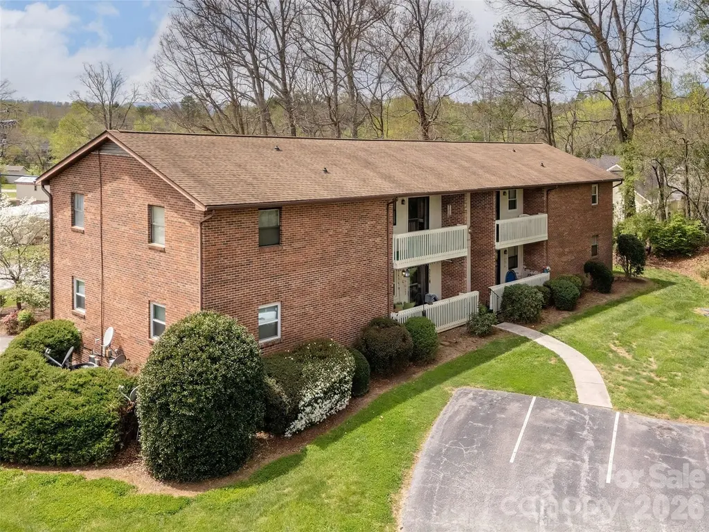 103 Oakwood Pl #4