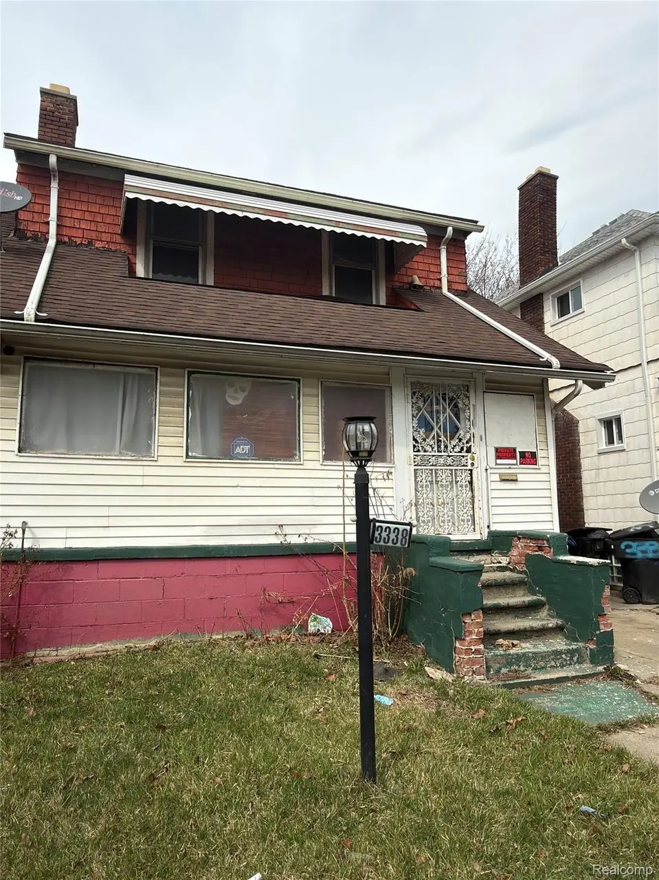 3338 Taylor St