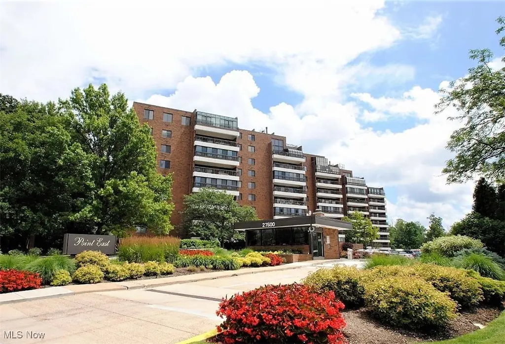 27500 Cedar Rd #403