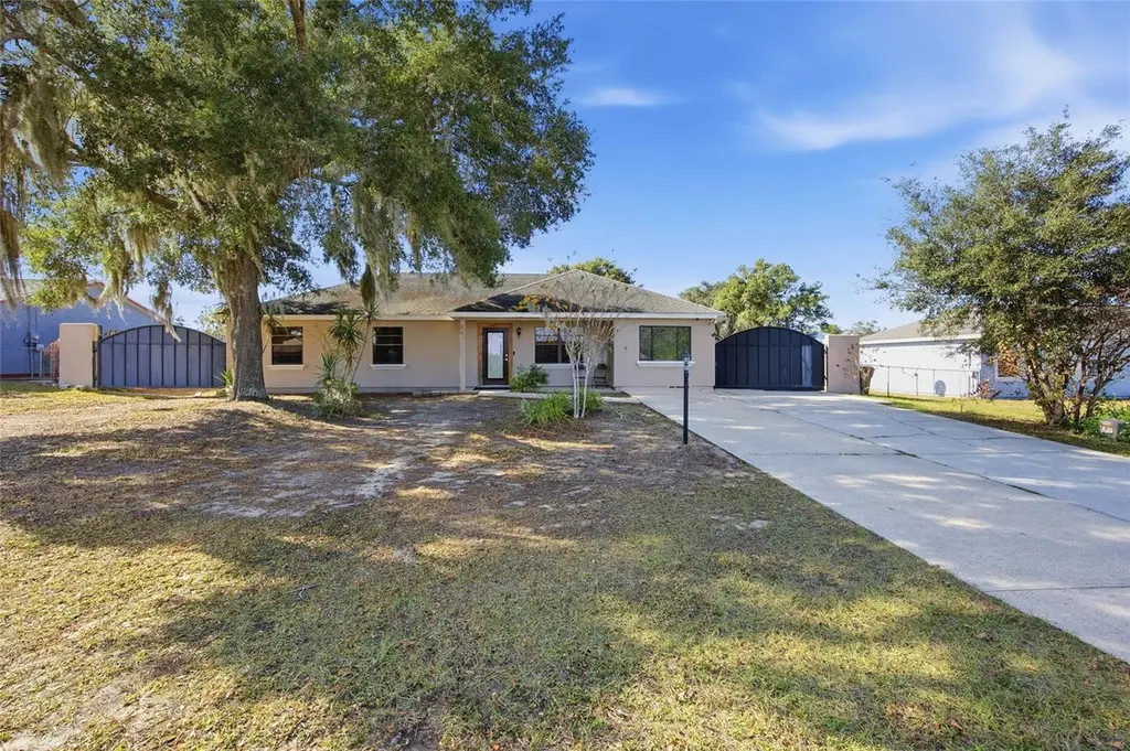 1114 Hickory Rd