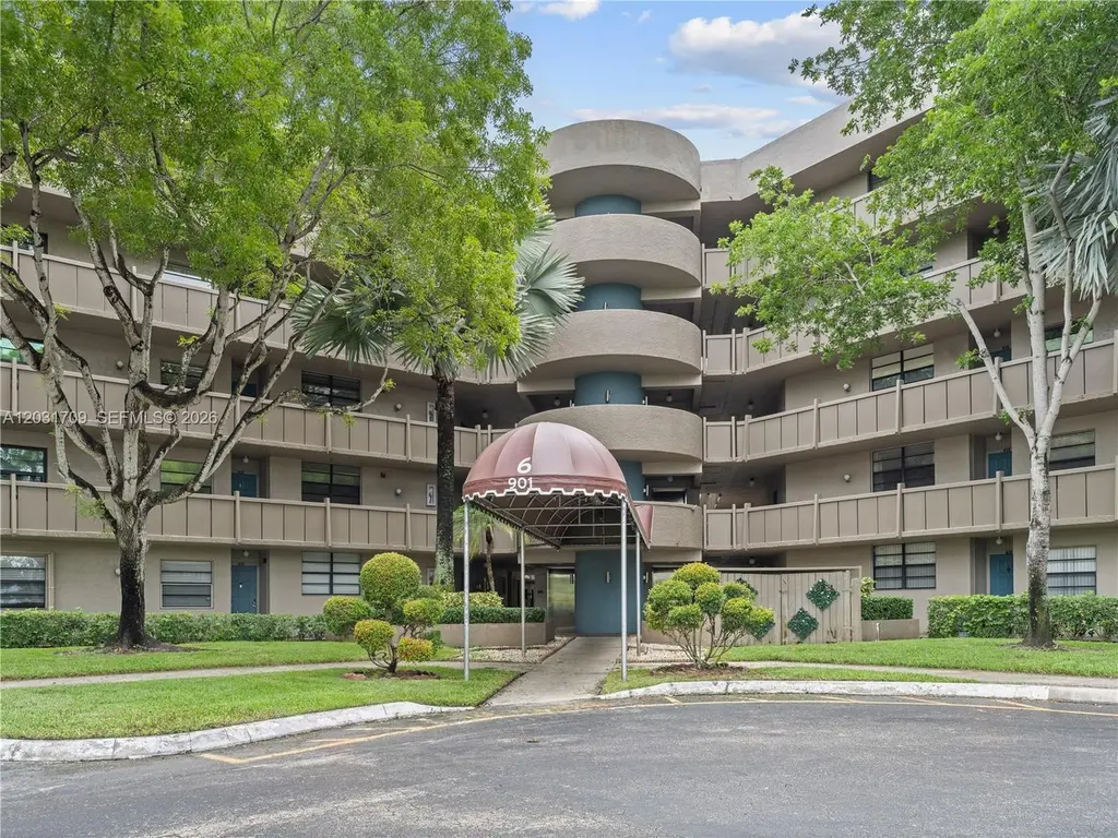 901 Colony Point Cir #112