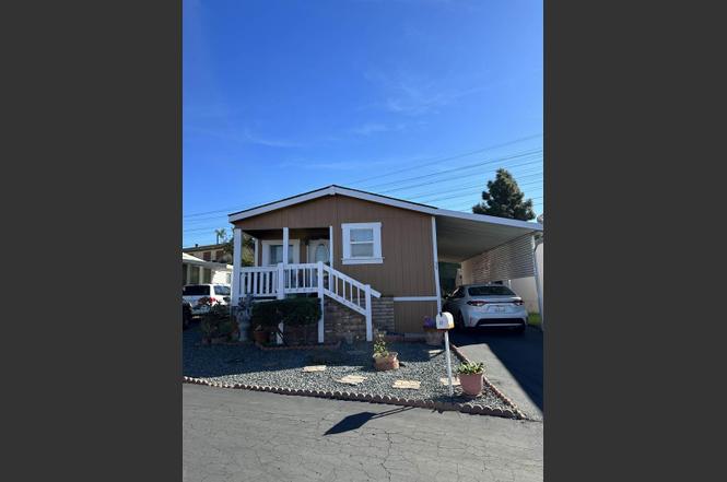 1425 Second Ave #37