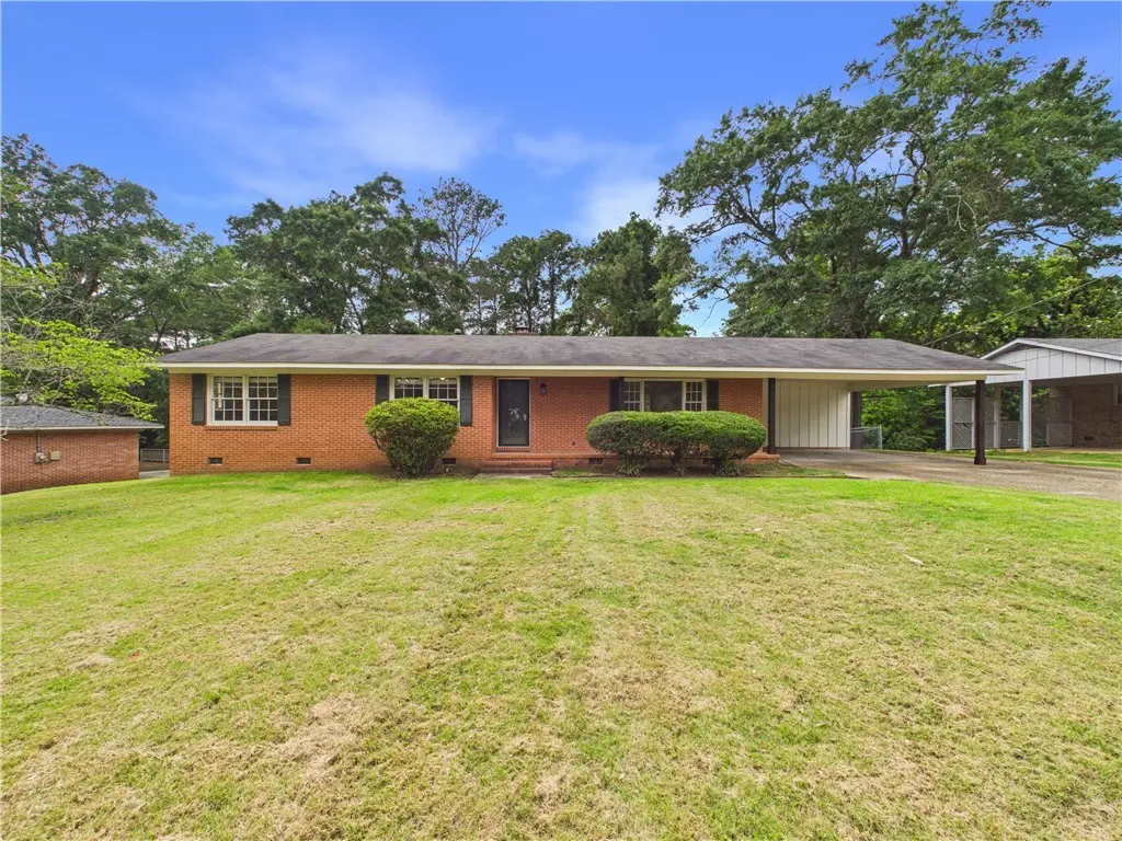 1300 Pinedale Dr