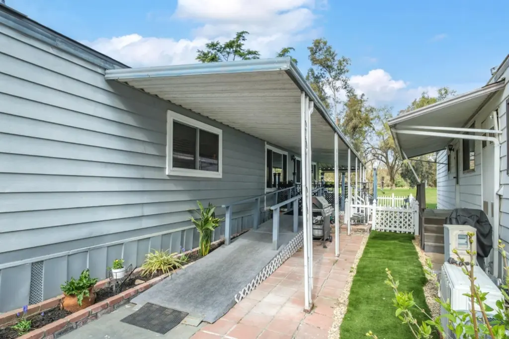 339 N Frankwood Ave #9