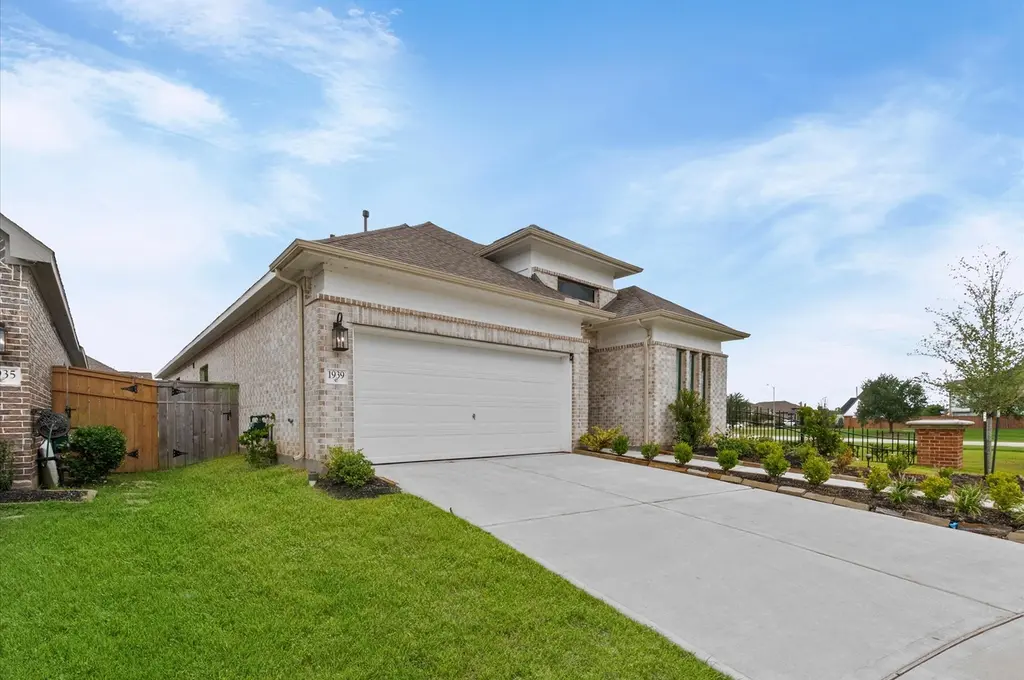 1939 Misty Field Dr