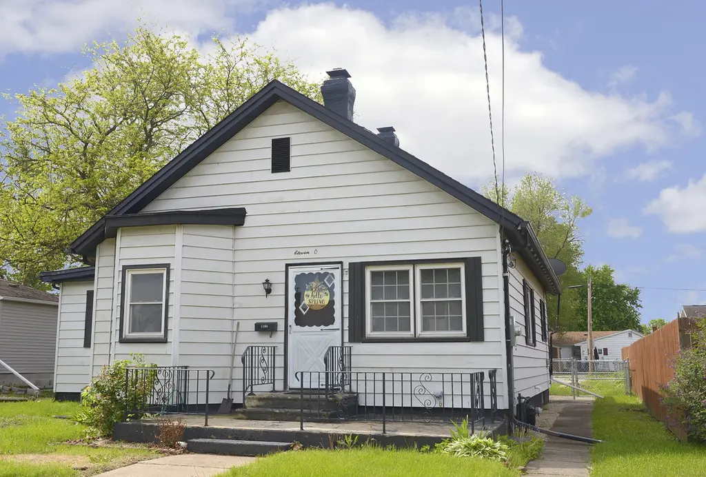 1105 W Lafayette St
