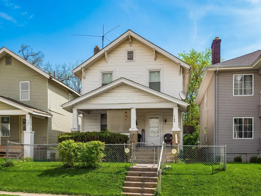 1166 Oakwood Ave