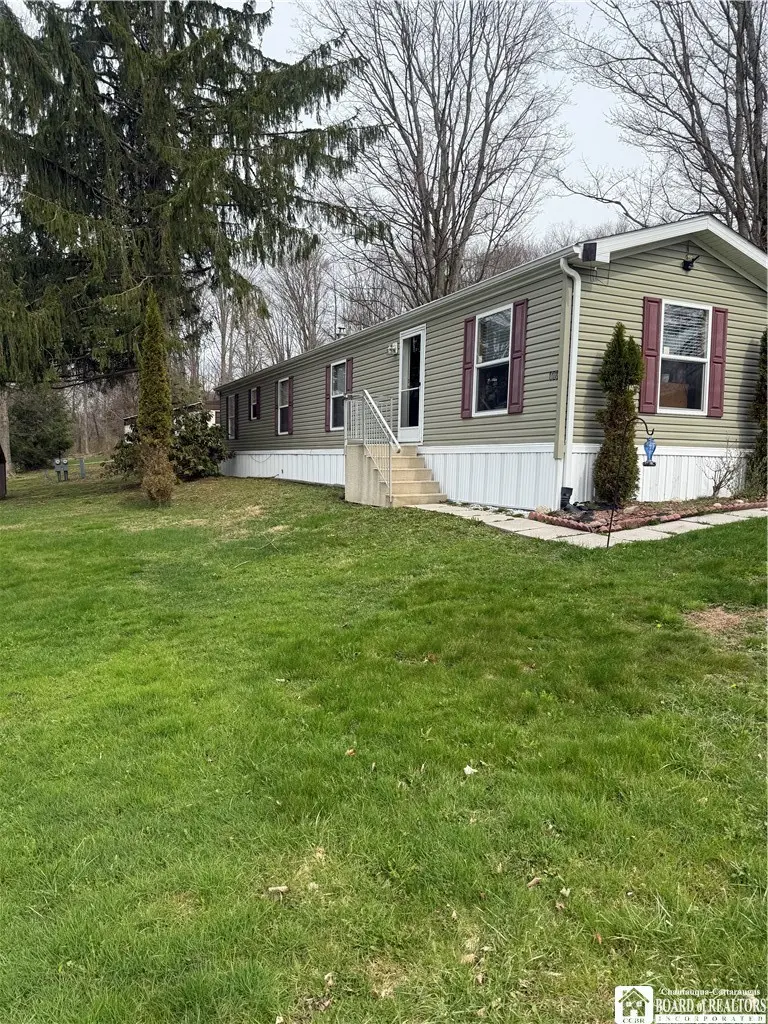108 Circle Greenhurst Village Dr