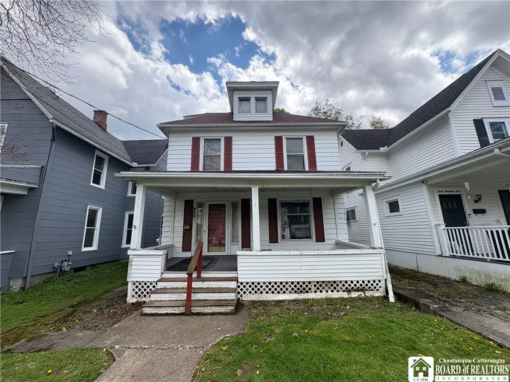 903 W Henley St