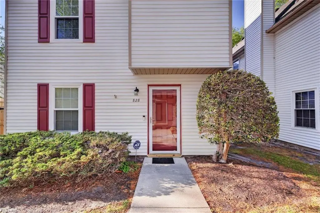 828 Gas Light Ln