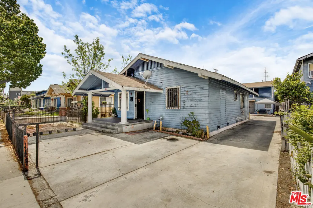 1081 Cherry Ave