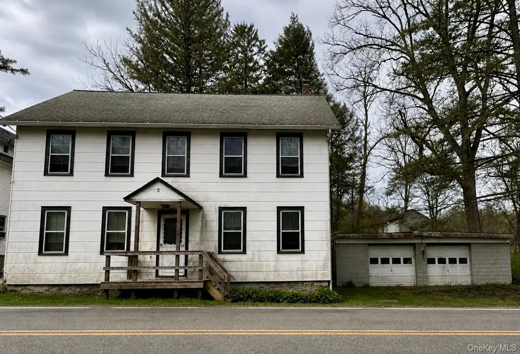 953 Creek Locks Rd