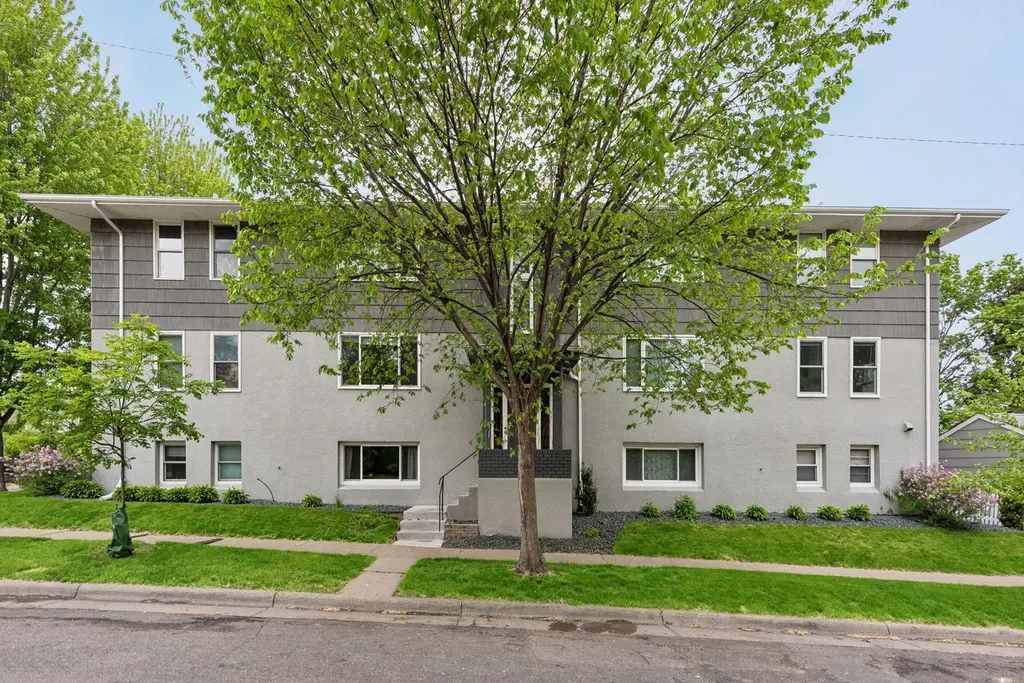 45 Albert St S #4