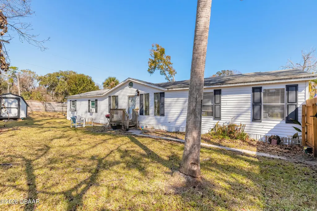 1058 N Green Acres Cir