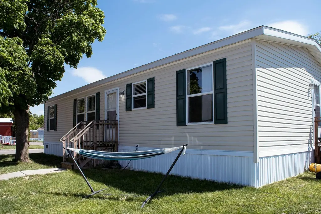 246 Center Green Meadow St SE