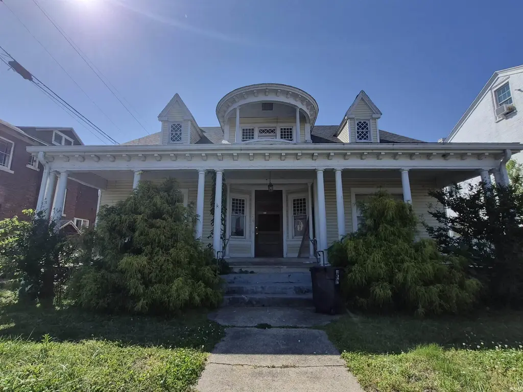 309 N 4th St