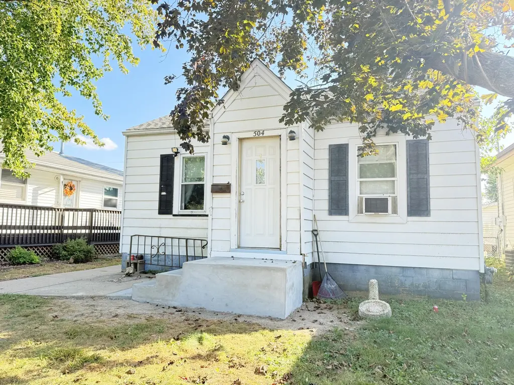 504 Adams St
