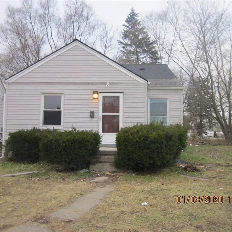 8093 Greenview Ave