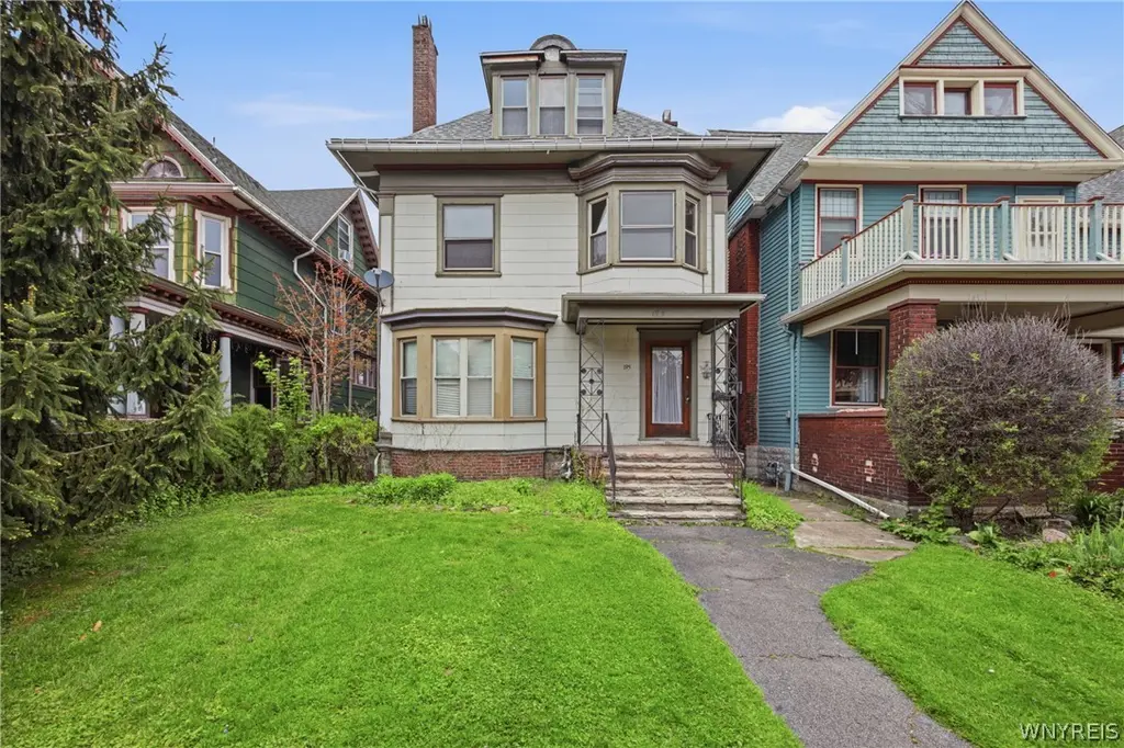 195 Hodge Ave