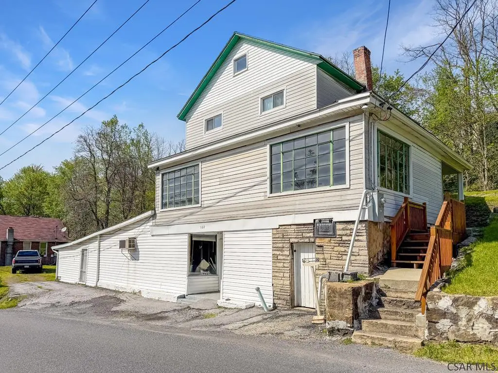 1122 Deveaux St