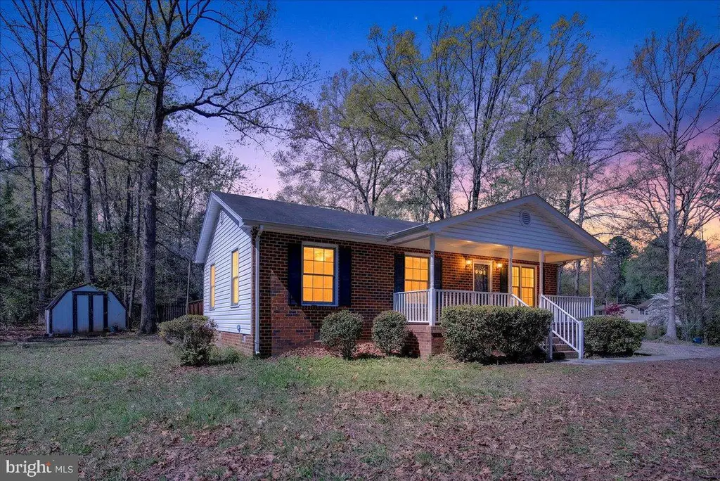 719 Lake Caroline Dr